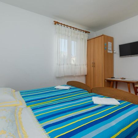 Apartments With A Parking Space Omis - 2745 ห้อง รูปภาพ
