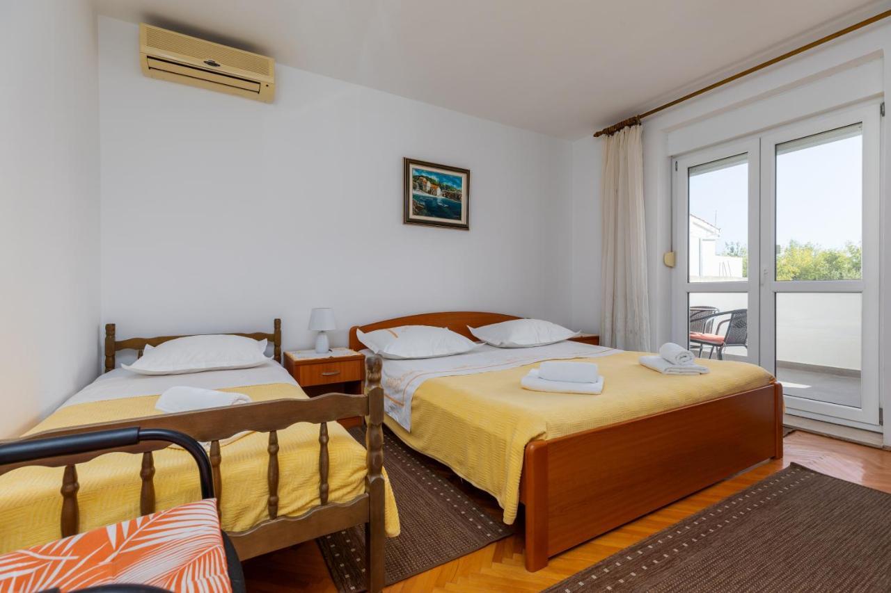 Apartments With A Parking Space Omis - 2745 ภายนอก รูปภาพ