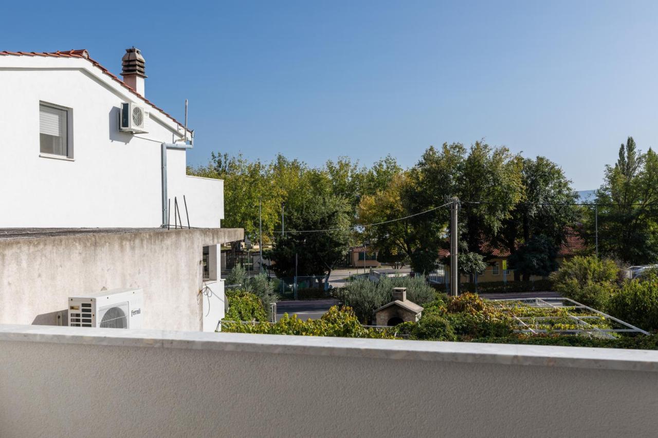 Apartments With A Parking Space Omis - 2745 ภายนอก รูปภาพ