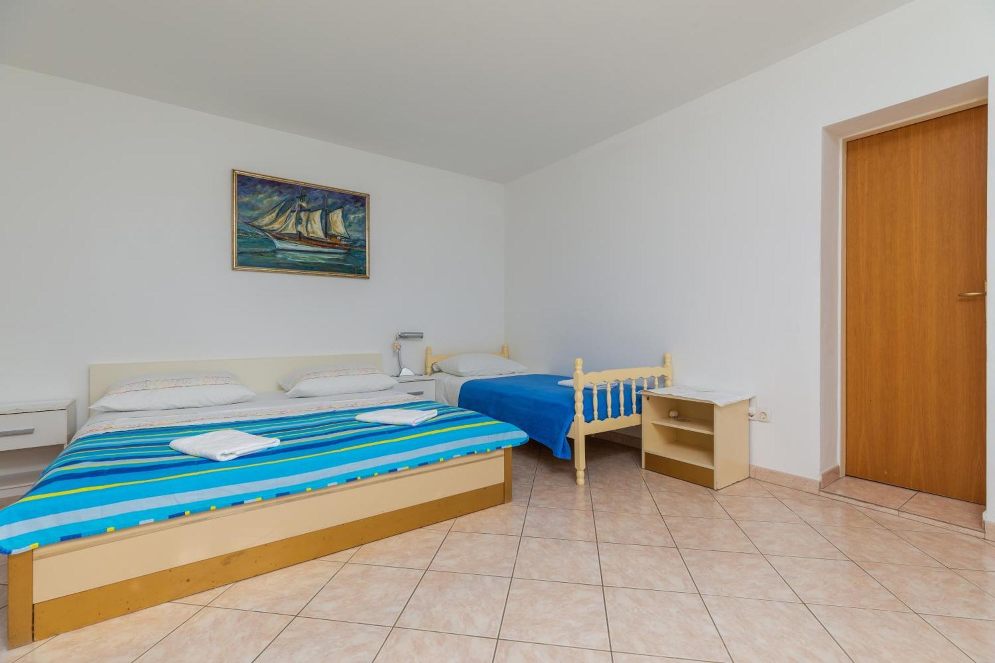 Apartments With A Parking Space Omis - 2745 ห้อง รูปภาพ