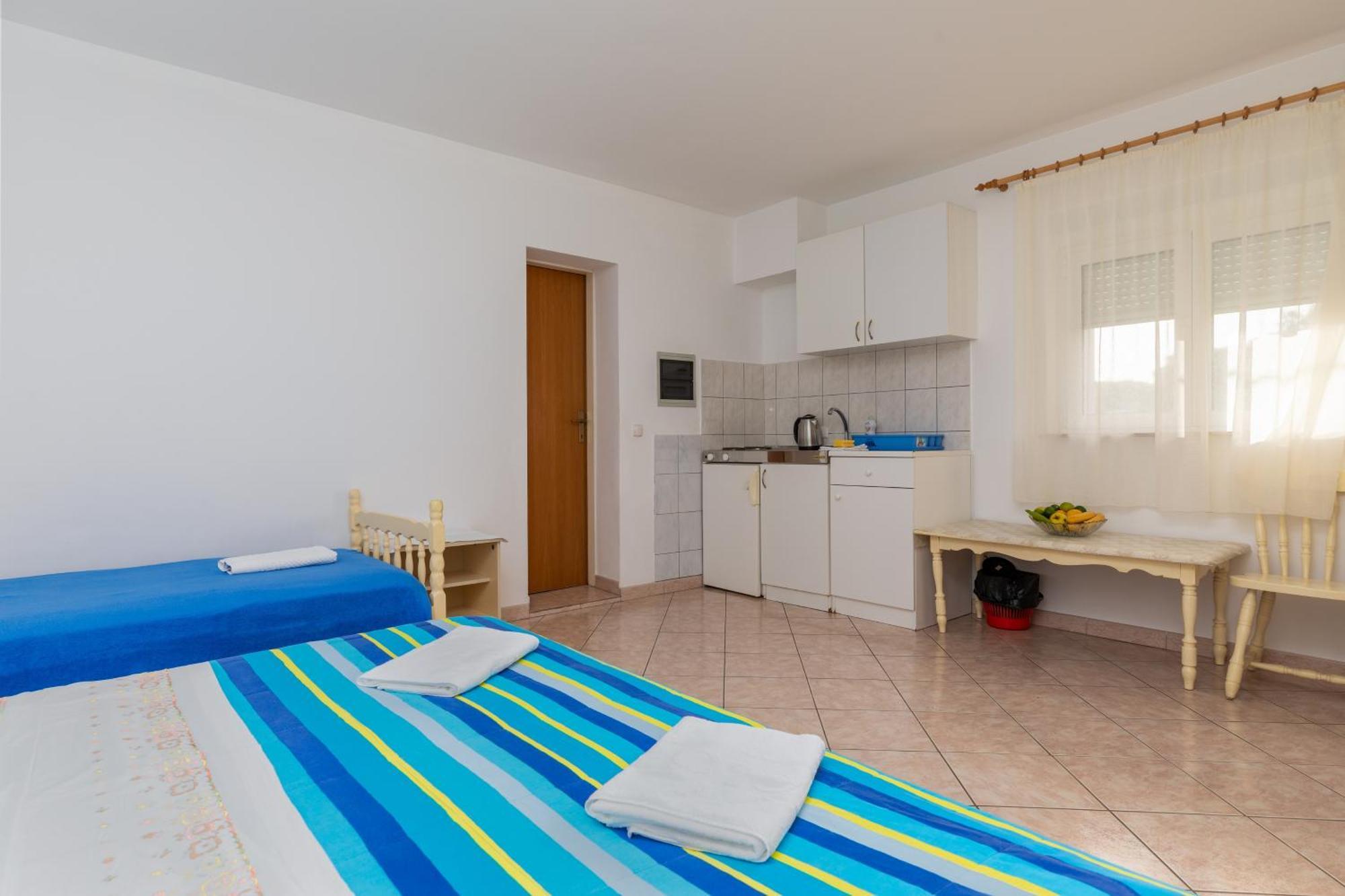 Apartments With A Parking Space Omis - 2745 ห้อง รูปภาพ
