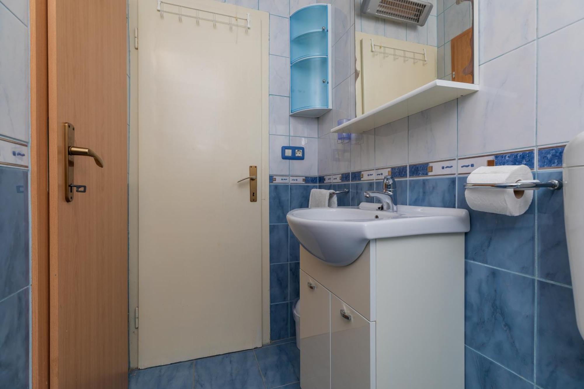 Apartments With A Parking Space Omis - 2745 ห้อง รูปภาพ